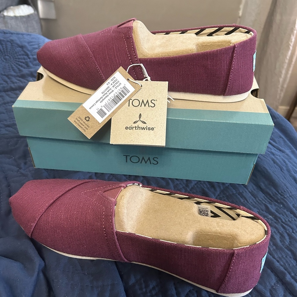 TOMS Women's Maroon Flats